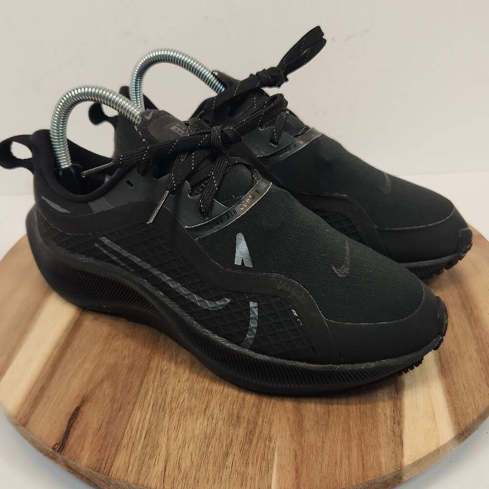 Nike Zoom Pegasus 37 Shield Running shoes Women's Size 7 Black - Picture 3 of 12